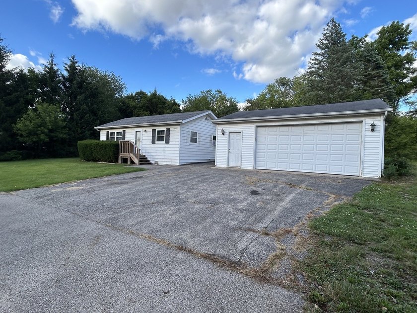 If you're tired of renting and want to own a home. If you're - photo 2