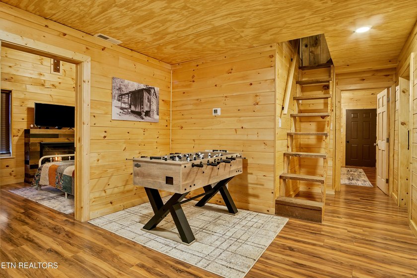 No deferred maintenance or DIY project necessary on this - photo 48