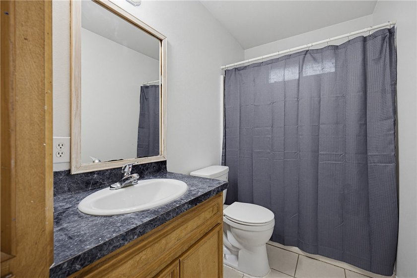 Welcome home! This adorable 3 bedroom, 2 bathroom home is - photo 17