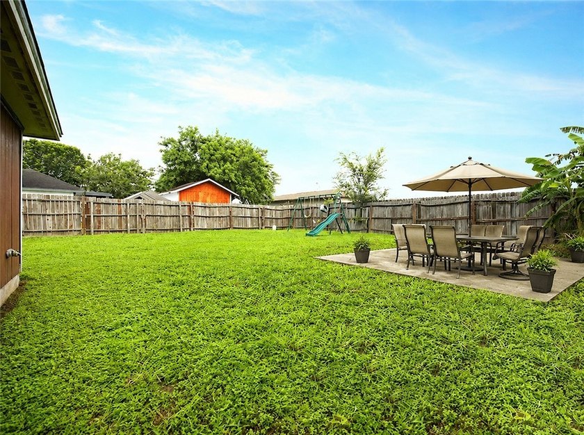 Welcome home! This adorable 3 bedroom, 2 bathroom home is - photo 19