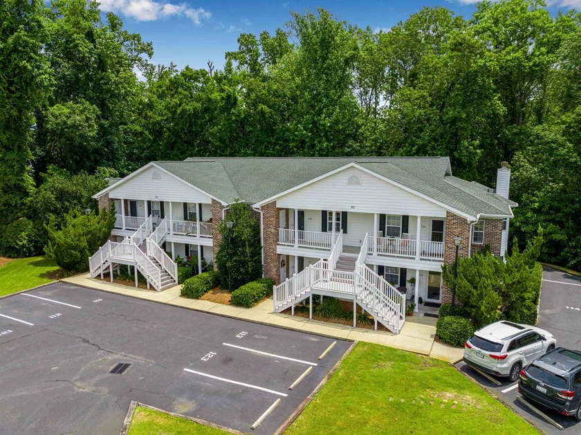 Welcome to this charming, updated 2-bedroom, 2-bathoom condo - photo 31