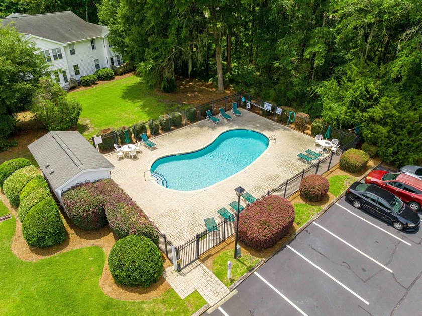 Welcome to this charming, updated 2-bedroom, 2-bathoom condo - photo 33