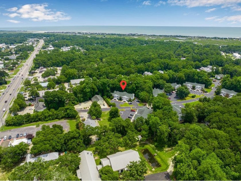 Welcome to this charming, updated 2-bedroom, 2-bathoom condo - photo 37