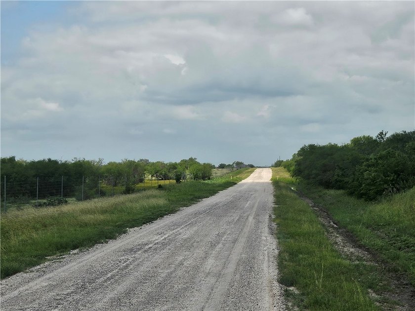 Discover the potential of this beautiful 22.86-acre tract - photo 3