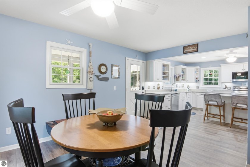 Beautiful home with Torch Lake access between Elk Rapids and - photo 11