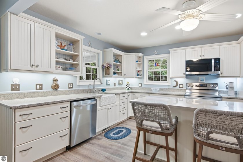 Beautiful home with Torch Lake access between Elk Rapids and - photo 12