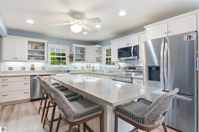 Beautiful home with Torch Lake access between Elk Rapids and - photo 13