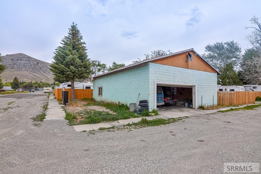 Rare investment opportunity in Arco, Idaho, just 10 minutes from - photo 14