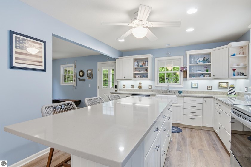 Beautiful home with Torch Lake access between Elk Rapids and - photo 14