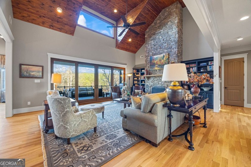 Experience refined living in this exceptional 4,630 sq ft - photo 15