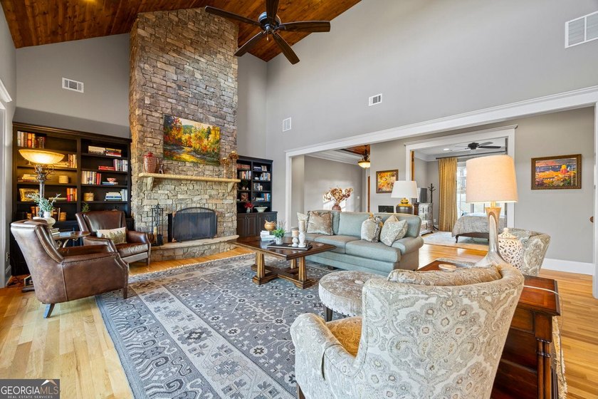 Experience refined living in this exceptional 4,630 sq ft - photo 17