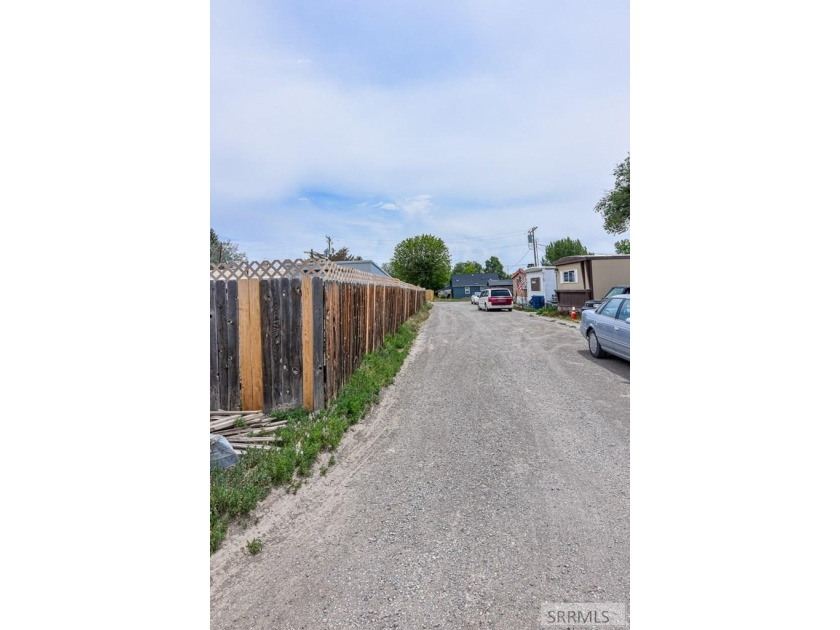 Rare investment opportunity in Arco, Idaho, just 10 minutes from - photo 18