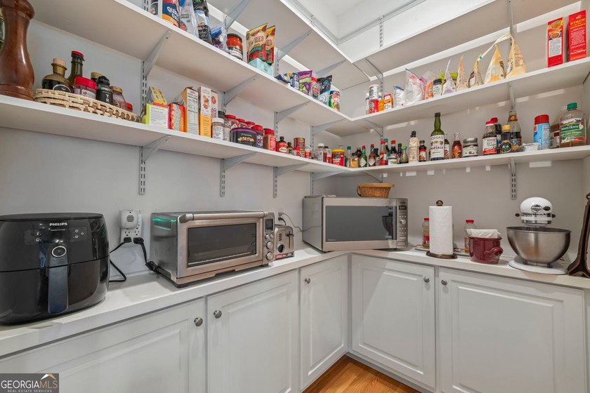Experience refined living in this exceptional 4,630 sq ft - photo 36