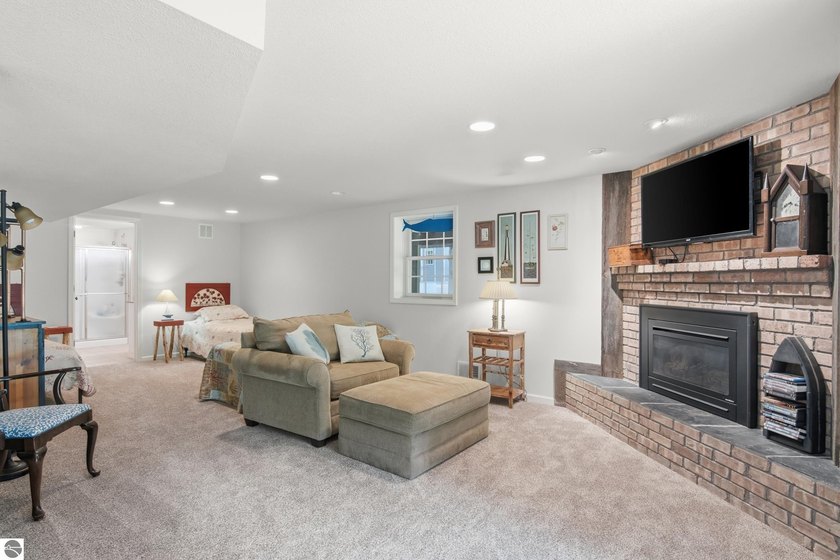 Beautiful home with Torch Lake access between Elk Rapids and - photo 36