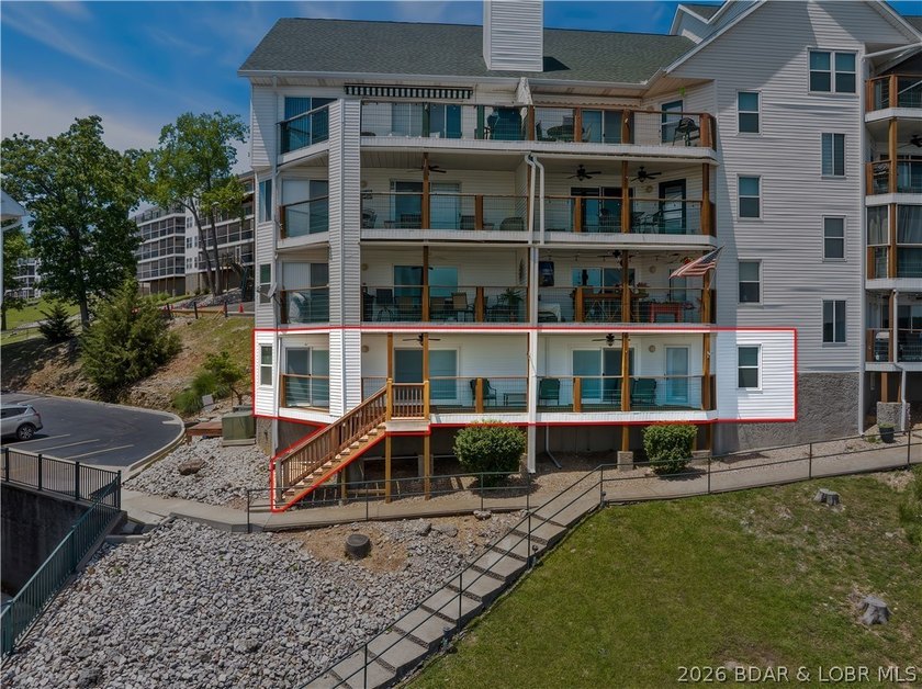Turnkey luxury and breathtaking lakefront views await in this - photo 44
