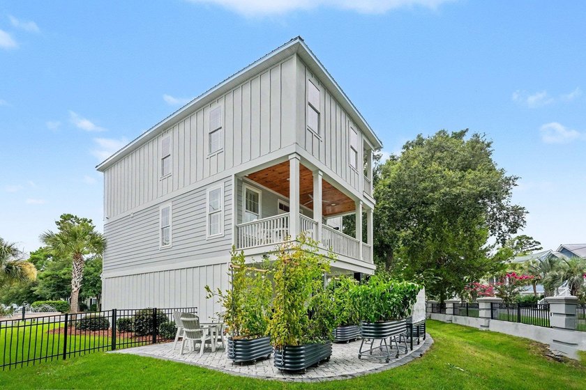 Better-Than-New Custom Home with Extensive Upgrades in the Heart - photo 30
