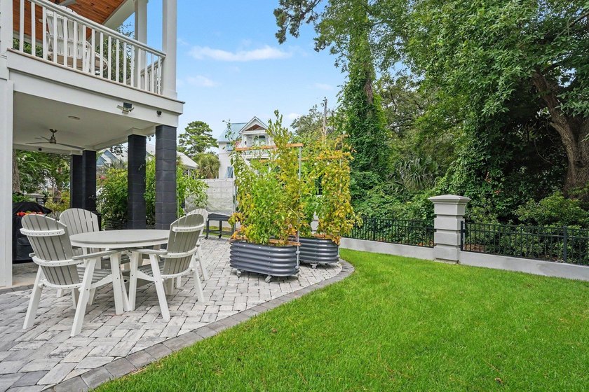 Better-Than-New Custom Home with Extensive Upgrades in the Heart - photo 31