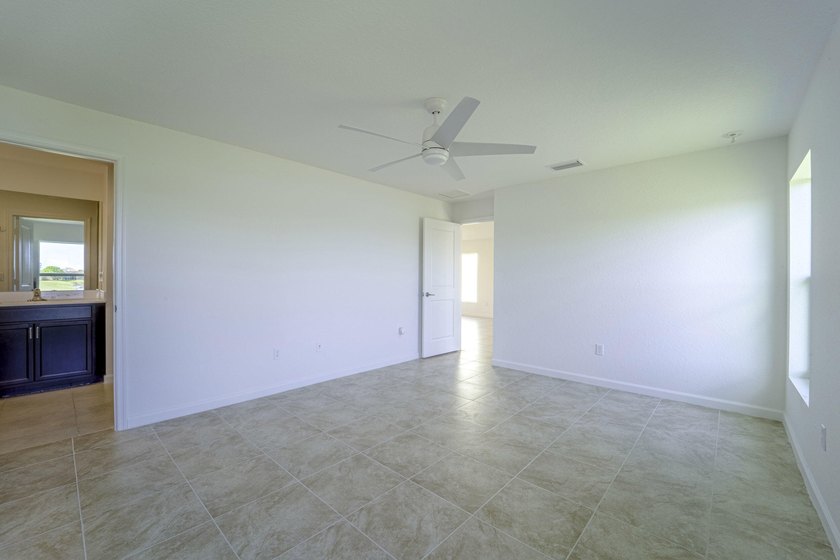 Beautiful updated 4 bedroom home in a gated community. New - photo 20