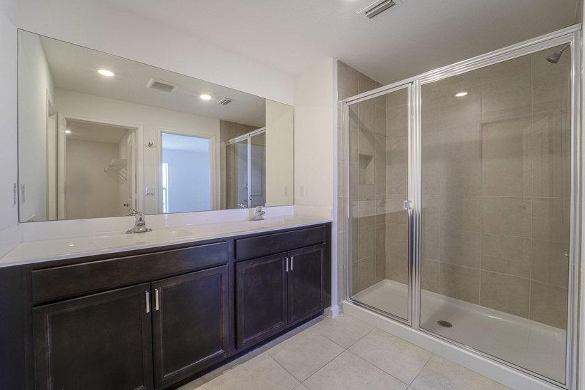Beautiful updated 4 bedroom home in a gated community. New - photo 21