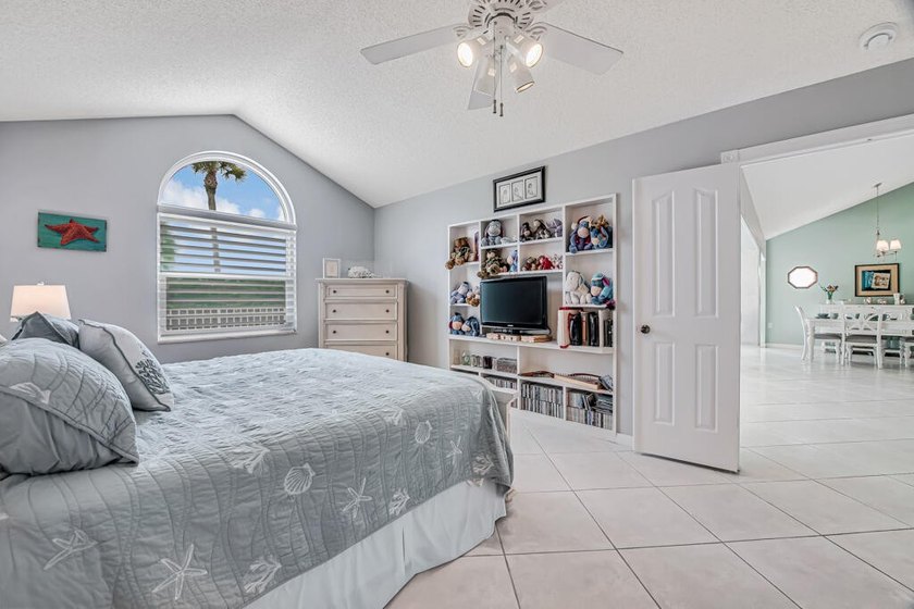 Enjoy sweeping views of Golf Course perfect for golf enthusiasts - photo 23