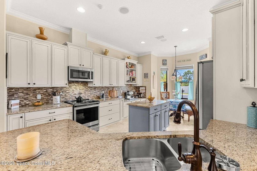 ONE OF A KIND! Space, privacy, and flexibility--all under one - photo 13