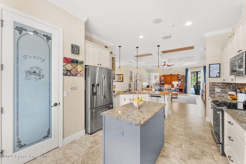 ONE OF A KIND! Space, privacy, and flexibility--all under one - photo 14