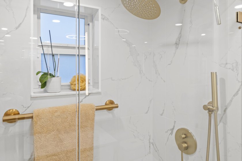 Wake up just steps from the Atlantic in this exquisite 2-bedroom - photo 22