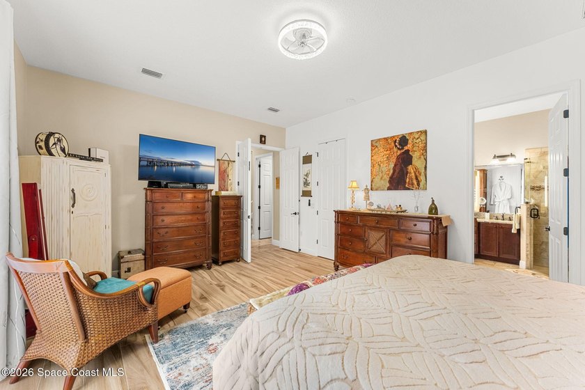 ONE OF A KIND! Space, privacy, and flexibility--all under one - photo 23