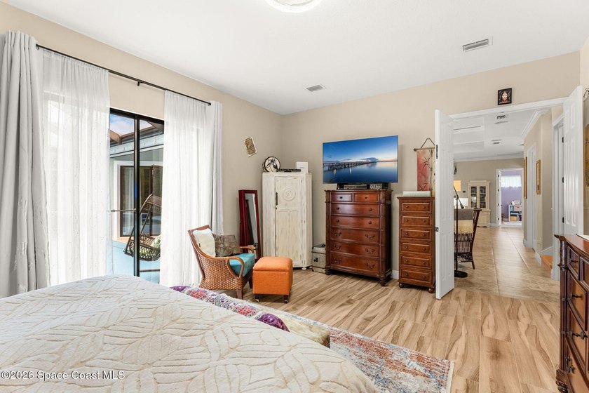 ONE OF A KIND! Space, privacy, and flexibility--all under one - photo 24