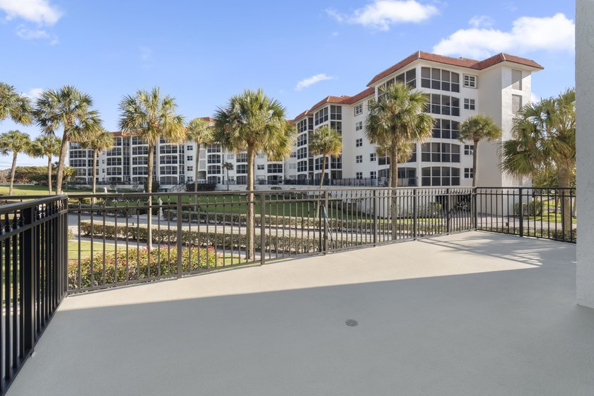 Wake up just steps from the Atlantic in this exquisite 2-bedroom - photo 25