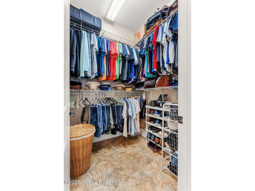 ONE OF A KIND! Space, privacy, and flexibility--all under one - photo 29