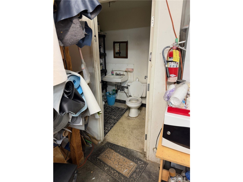 ***Must Sell!***An Excellent Opportunity to Own Your Own - photo 9