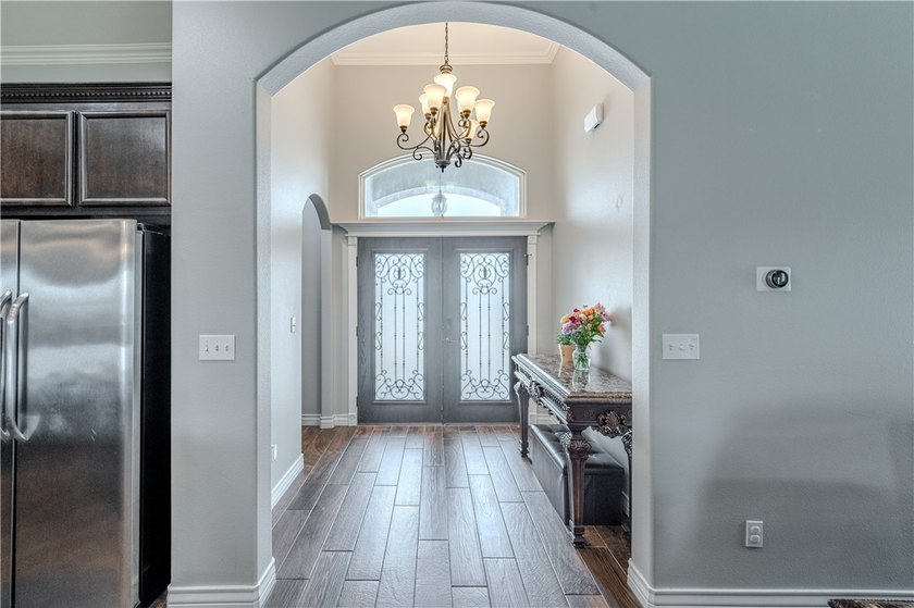 Discover luxury living in this beautifully designed 4-bedroom - photo 4