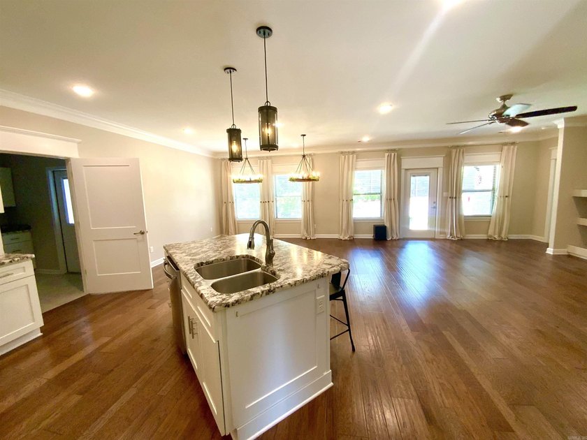 This beautifully maintained home is *move in ready* and offers - photo 26