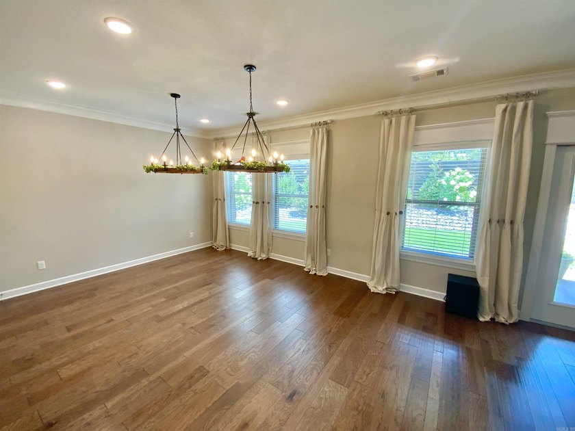 This beautifully maintained home is *move in ready* and offers - photo 28