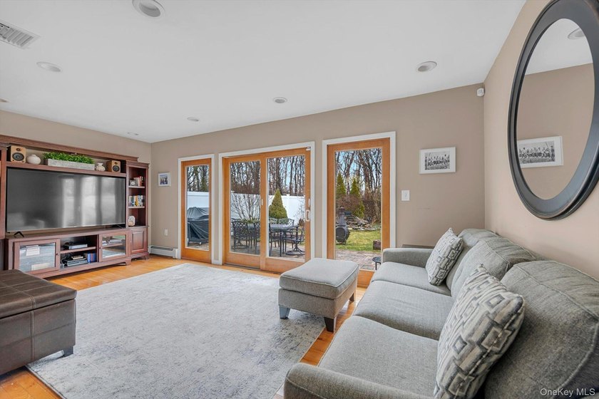Stop looking and start packing! Beautifully renovated within the - photo 9
