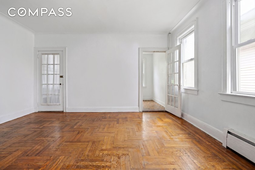 Rare Single-Family Opportunity in South Corona This traditional - photo 3
