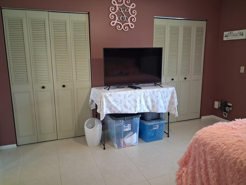 Welcome to this bright and Beautiful Maintained, Fully Furnished - photo 11