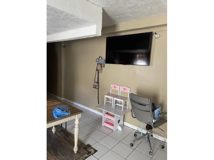 Welcome to this fantastic investment opportunity under normal - photo 11