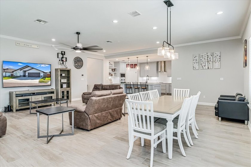 Now here is your chance to move-into this.... Beautiful Home - photo 13