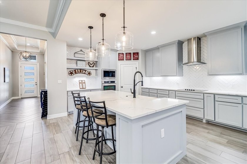 Now here is your chance to move-into this.... Beautiful Home - photo 17