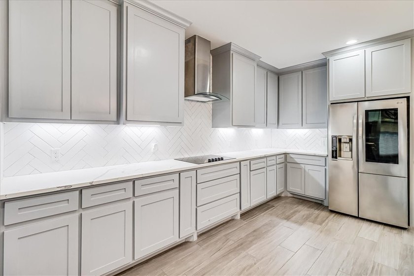Now here is your chance to move-into this.... Beautiful Home - photo 20