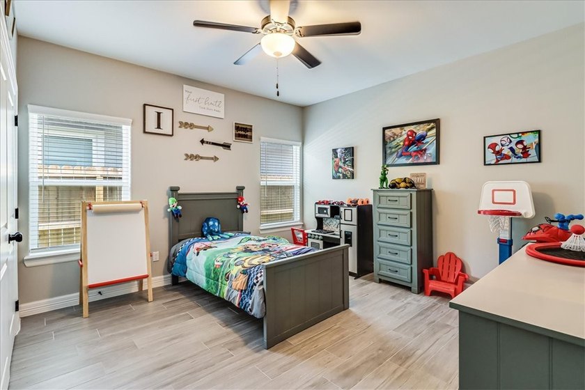 Now here is your chance to move-into this.... Beautiful Home - photo 39