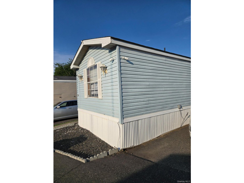 Welcome to 2701 Goethals Road North, Unit H4 - This 3 bedroom, 3 - photo 2