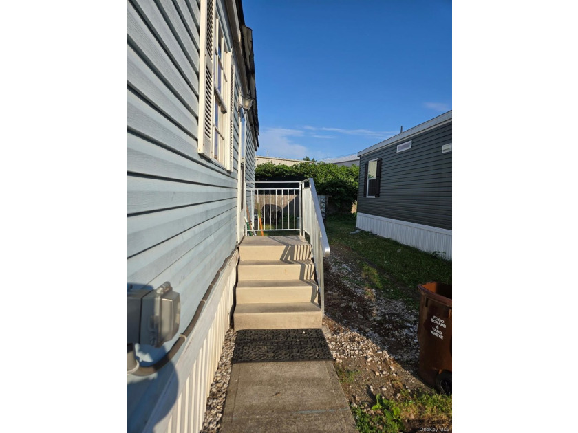 Welcome to 2701 Goethals Road North, Unit H4 - This 3 bedroom, 3 - photo 3