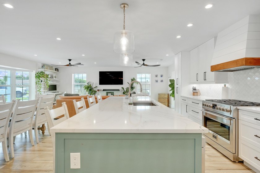 Welcome to a truly exceptional home where timeless design - photo 11