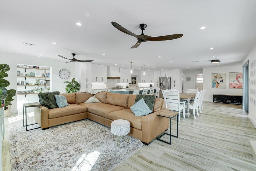 Welcome to a truly exceptional home where timeless design - photo 16