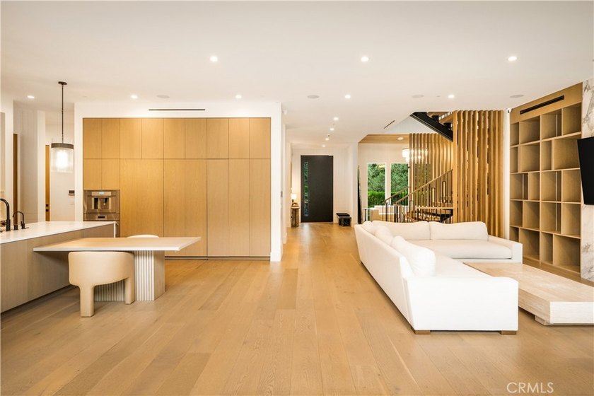 South of the Boulevard in one of Encino's most coveted enclaves - photo 27