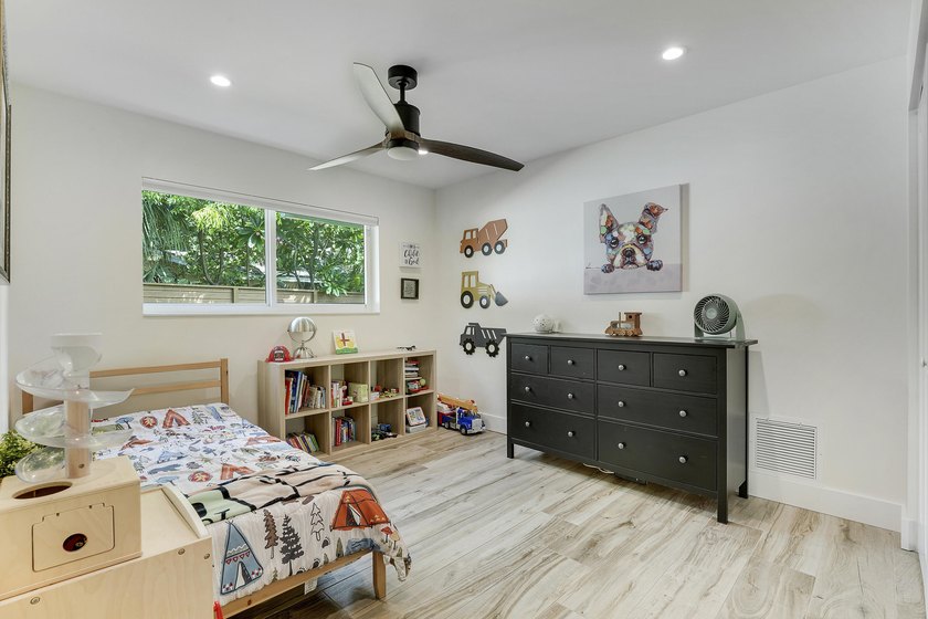 Welcome to a truly exceptional home where timeless design - photo 32