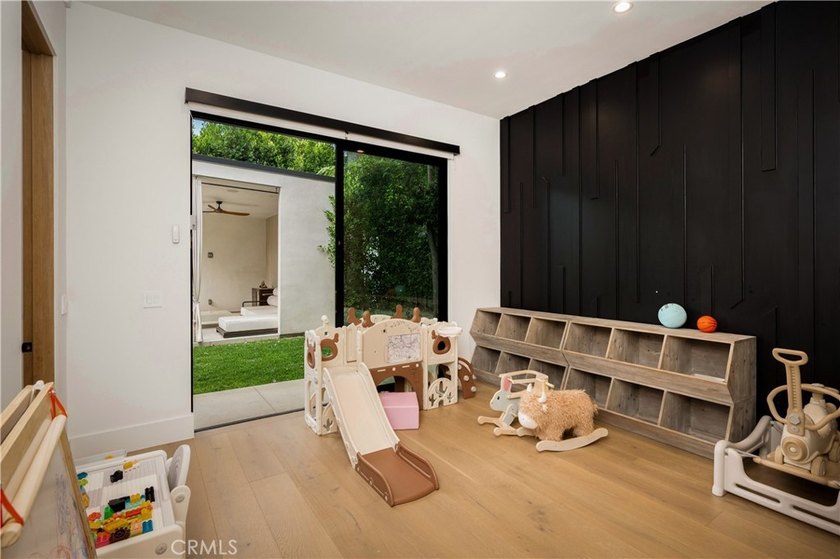 South of the Boulevard in one of Encino's most coveted enclaves - photo 34
